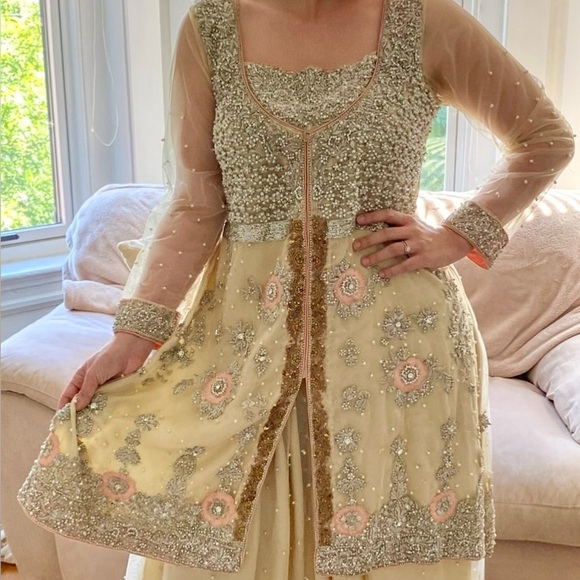 Indian/Pakistani Lehenga Dress - Picture 1 of 4